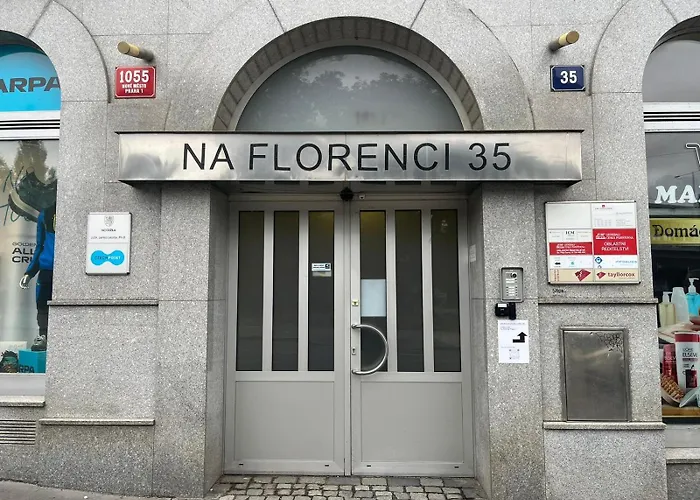 Powder Tower Lägenhetshotell Prag